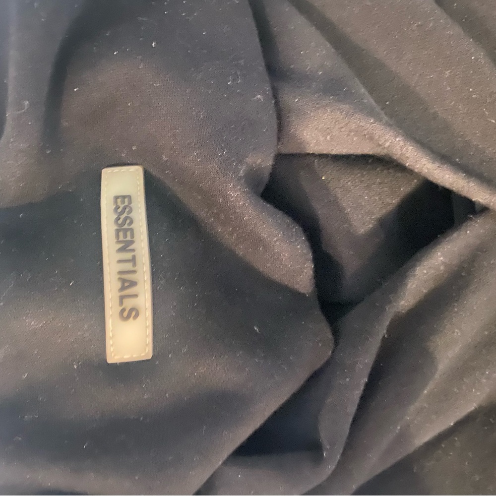 Essentials Black Medium - image 2